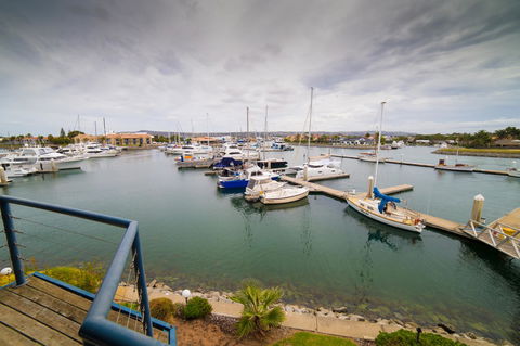 Marina Reflections - Darwin Holiday 9