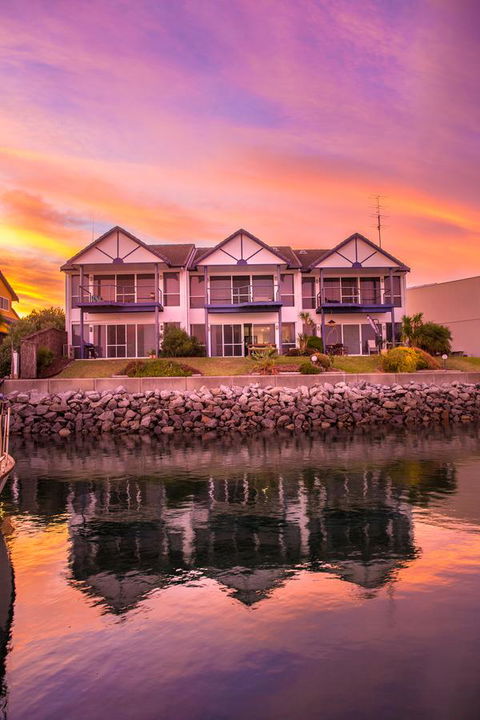 Marina Reflections - Darwin Holiday 10