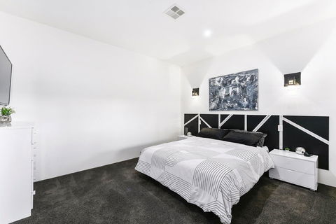 KENNEDY EXECUTIVE TOWNHOUSE - Darwin Holiday 2