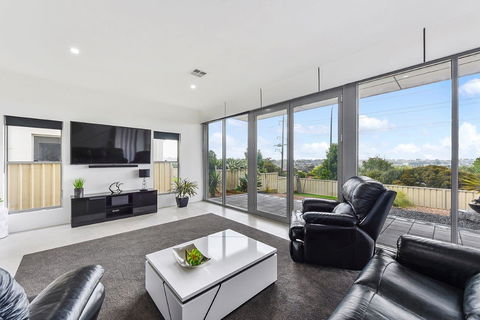 KENNEDY EXECUTIVE TOWNHOUSE - Darwin Holiday 18
