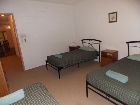 Desert View Apartments - Darwin Holiday 2
