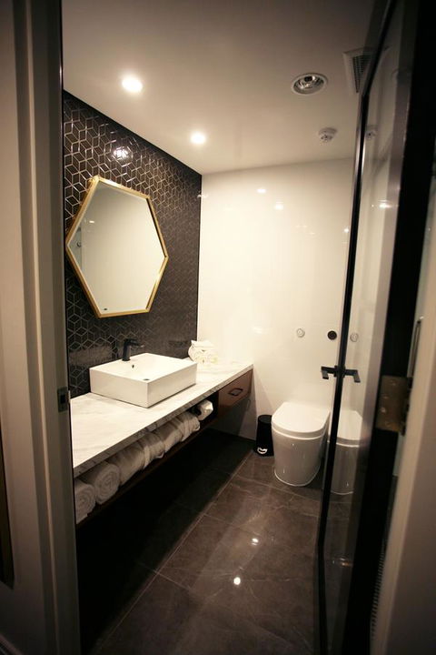 Ellen Hotel - Darwin Holiday 18