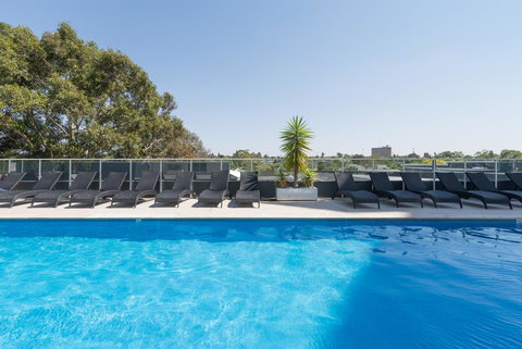 Ther-Rich Elegant 1BR Apartment In Walkerville - Darwin Holiday 32