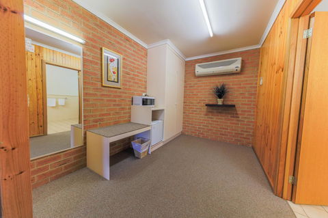 Country Roads Motor Inn Naracoorte - Darwin Holiday 5