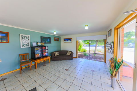 Country Roads Motor Inn Naracoorte - Darwin Holiday 37