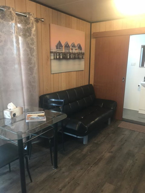 Murray Bridge Riverview Cabin - Darwin Holiday 5