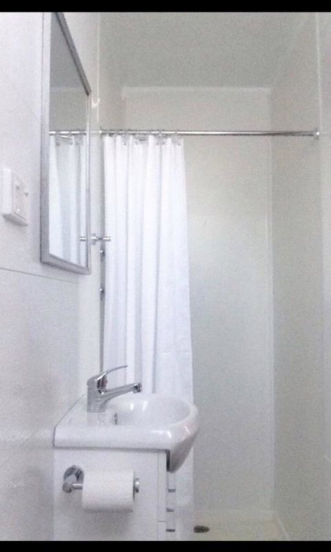 Murray Bridge Riverview Cabin - Darwin Holiday 11