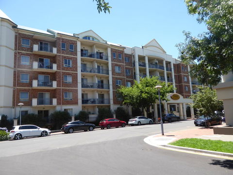ADELAIDE CENTRAL APARTMENT - 3BR, 2BATH & CARPARK - Darwin Holiday 0