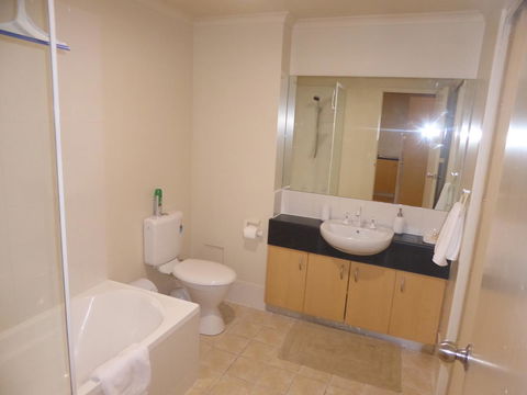 ADELAIDE CENTRAL APARTMENT - 3BR, 2BATH & CARPARK - Darwin Holiday 17