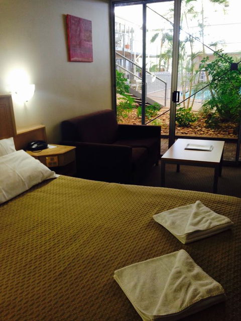Nightcap At Roxby Downs - Darwin Holiday 1