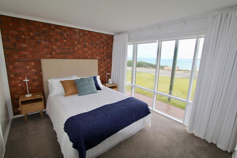 Southern Sands\' Beachfront Apartment - Darwin Holiday 13