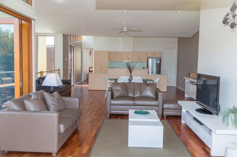 South Shores Villa 52 - Darwin Holiday 22