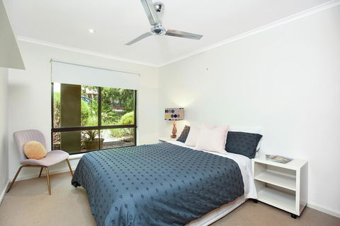 Red Door - Darwin Holiday 5