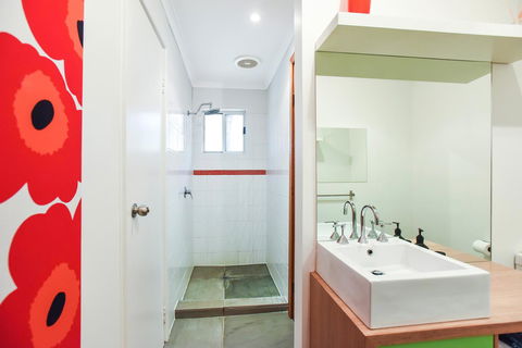 Red Door - Darwin Holiday 11