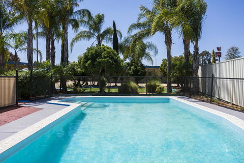 Renmark Motor Inn - Darwin Holiday 1