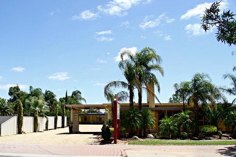 Renmark Motor Inn - Darwin Holiday 12