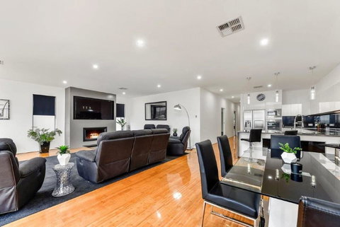 BENGALEE EXECUTIVE TOWNHOUSE- MODERN & STYLISH - Darwin Holiday 3