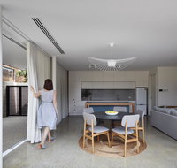 Swainson on Castle - Darwin Holiday