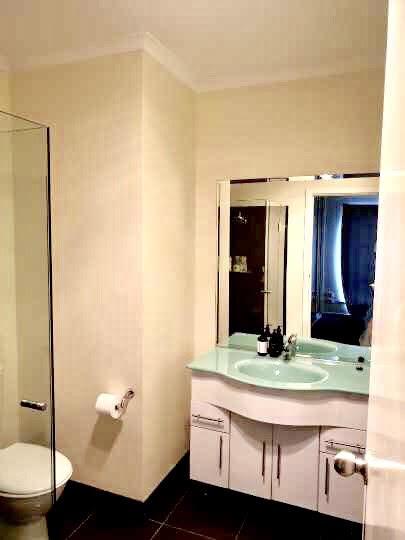 Luxurious 3 Bedroom Beachfront - Panoramic Views - Darwin Holiday 9