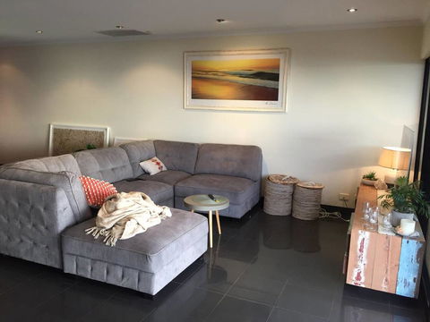 Luxurious 3 Bedroom Beachfront - Panoramic Views - Darwin Holiday 4