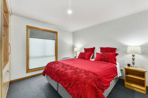 City Four Apartment - Darwin Holiday 3