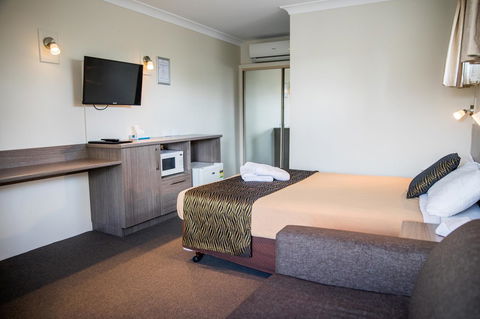 Lilac City Motor Inn & Steakhouse - Darwin Holiday 9