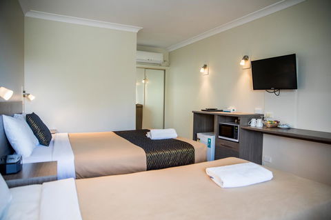 Lilac City Motor Inn & Steakhouse - Darwin Holiday 5