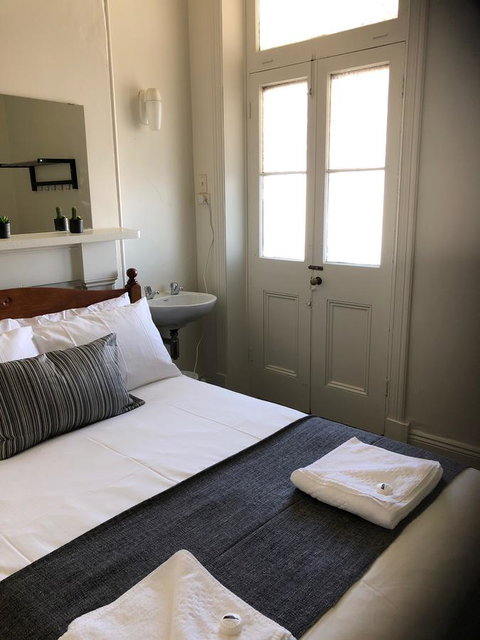 Cornwall Hotel - Darwin Holiday 7