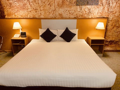 Desert Cave Hotel - Darwin Holiday 1