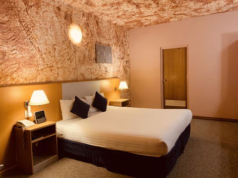 Desert Cave Hotel - Darwin Holiday 4