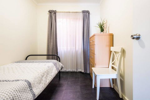 Executive 3 Bedroom Apartment + Internet + Parking - Darwin Holiday 15