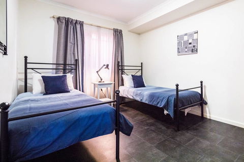 Executive 3 Bedroom Apartment + Internet + Parking - Darwin Holiday 16