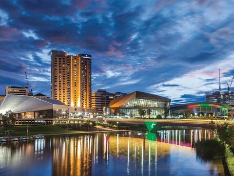 Executive 3 Bedroom Apartment + Internet + Parking - Darwin Holiday 0