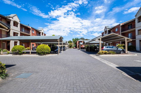 Executive 3 Bedroom Apartment + Internet + Parking - Darwin Holiday 35