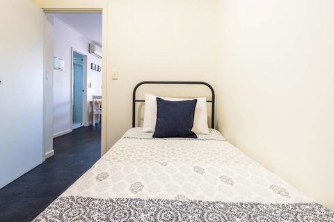 Executive 3 Bedroom Apartment + Internet + Parking - Darwin Holiday 34