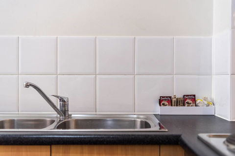 Executive 3 Bedroom Apartment + Internet + Parking - Darwin Holiday 24