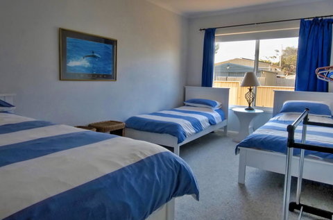 The Whitehouse - Darwin Holiday 12