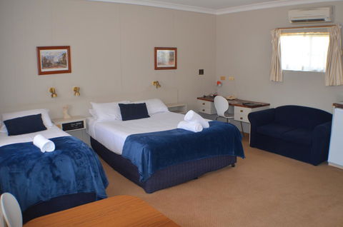 Deer Park Motor Inn Armidale - Darwin Holiday 1