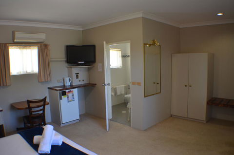 Deer Park Motor Inn Armidale - Darwin Holiday 34