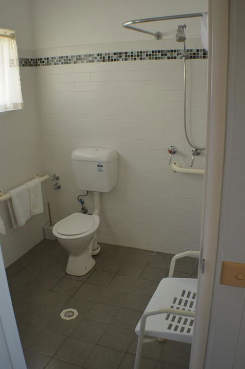 Deer Park Motor Inn Armidale - Darwin Holiday 36