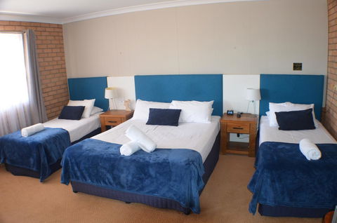 Deer Park Motor Inn Armidale - Darwin Holiday 10