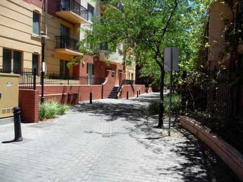 City Escape 3 Bedroom East End Of Adelaide - Darwin Holiday 2