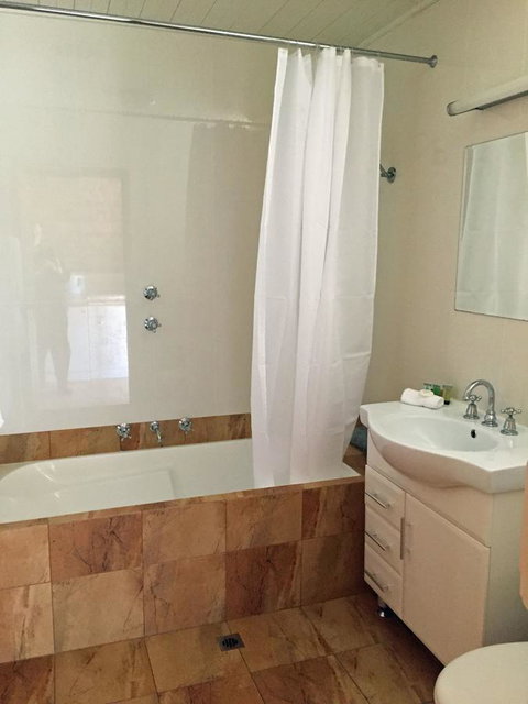 Coonawarra Place Motor Inn - Darwin Holiday 7