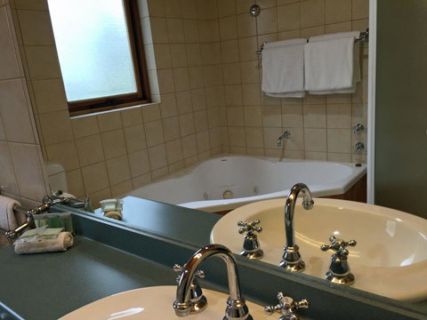 Coonawarra Place Motor Inn - Darwin Holiday 40