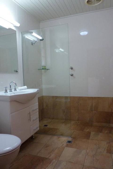 Coonawarra Place Motor Inn - Darwin Holiday 13