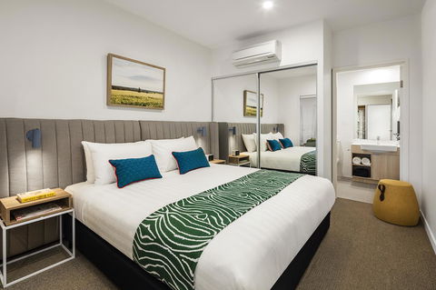 Quest Griffith - Darwin Holiday 3