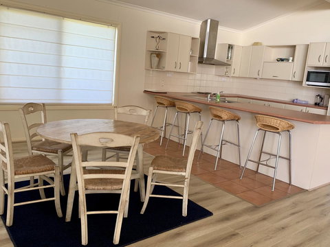 Emu Bay Lodge - Darwin Holiday 12