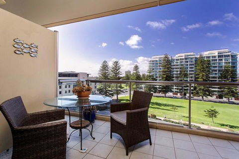 Glenelg Holiday Apartments-Pier - Darwin Holiday 6