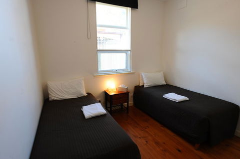 Glenelg Holiday Apartments-Ellis - Darwin Holiday 9