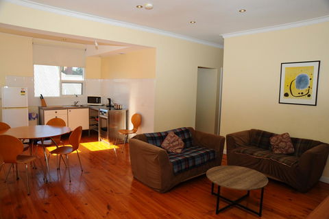 Glenelg Holiday Apartments-Ellis - Darwin Holiday 6